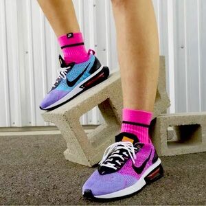 NIKE Air Max Flyknit Racer Low-Top Leather
Sneakers